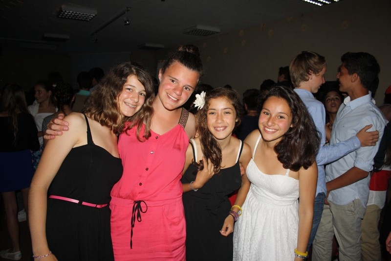 Village Camps International Summer Camp Leysin, Switzerland 2026-08-15 https://www.villagecamps.com/journals_admin/images/687-21-prommm (172).jpg